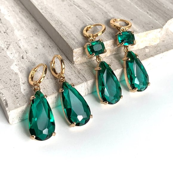 Emerald Glass single drop prong set stone Earrings ~NWT - Picture 8 of 10